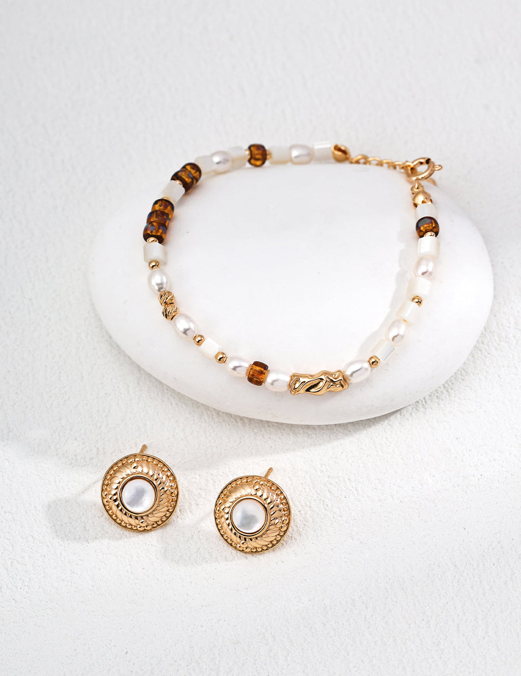 Mother-of-Pearl Czech Glass and Pearl Bracelet